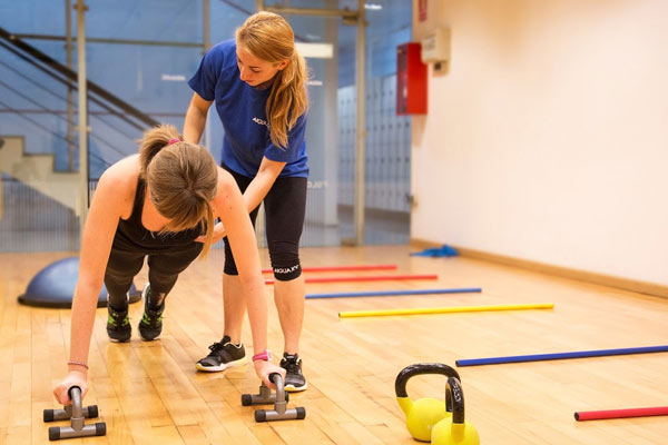 Entrenamiento personal, sesiones en gimnasio