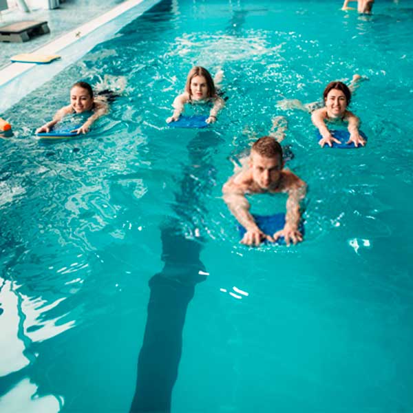 clases de natación para adultos en aiguajoc
